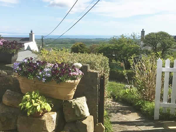 Arallt Holiday Cottage