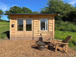 Organic Holidays - Bore Place Shepherds Huts, Bore Place Farm, Chiddingstone. TN8 7AR